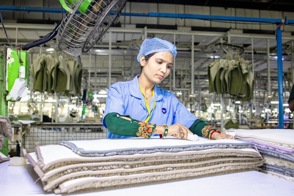 Inspecting textiles